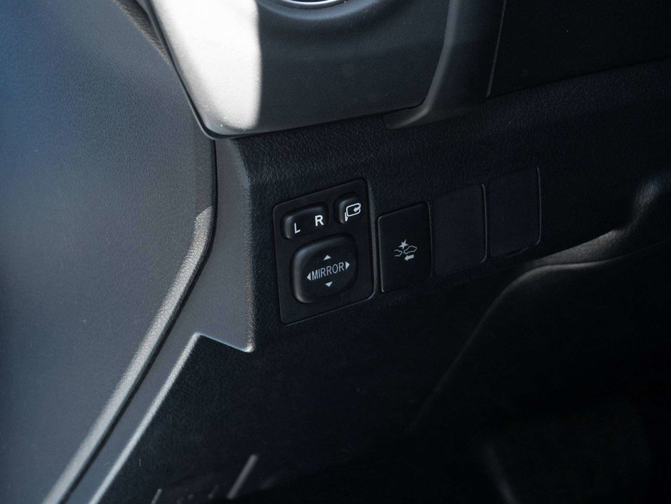 2018 Toyota Corolla iM  HATCHBACK  TRADE IN  LOW KM  SAFETY CERT-13