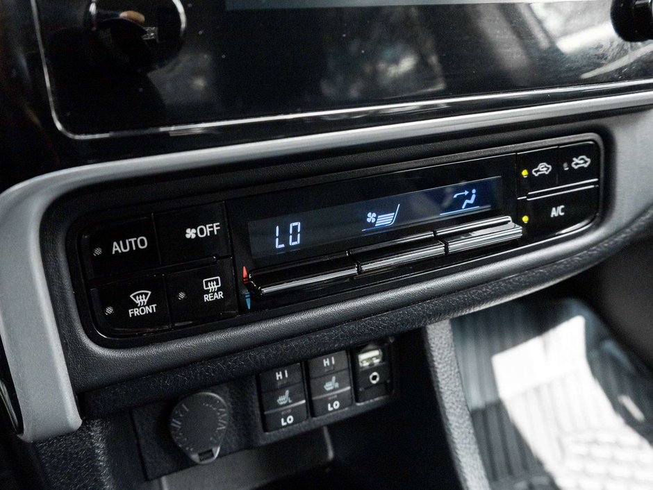 2019 Toyota Corolla LE   SAFETY CERTIFIED   TRADE IN   FINANCING AVAIL-17