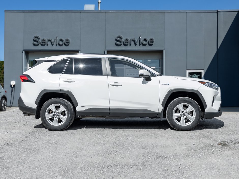 2021 Toyota RAV4 Hybrid XLE AWD SAFETY CERT  NEW BRAKES  TRADE IN-4