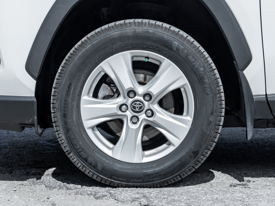 2021 Toyota RAV4 Hybrid XLE AWD SAFETY CERT  NEW BRAKES  TRADE IN-3