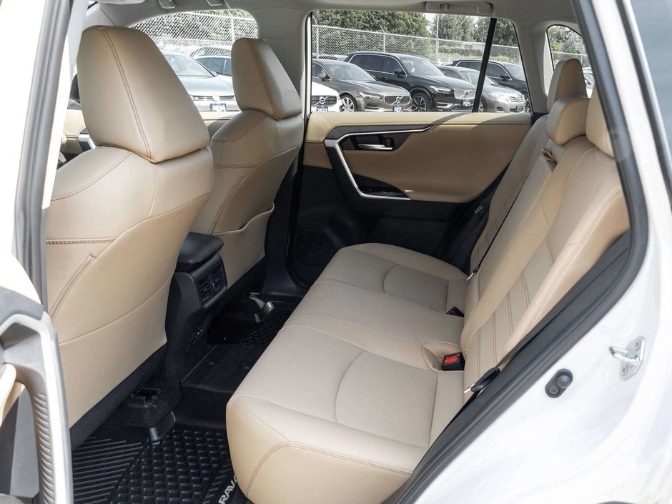 Toyota RAV4 LIMITED  TRADE I   ONE OWNER  LOW KM  NO ACCIDENTS 2024-25