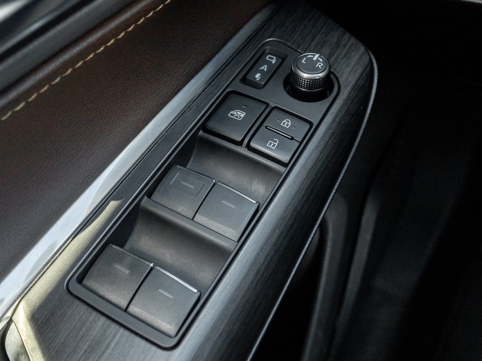 2023 Toyota Venza Limited AWD   AVAILABLE FOR FINANCING-13