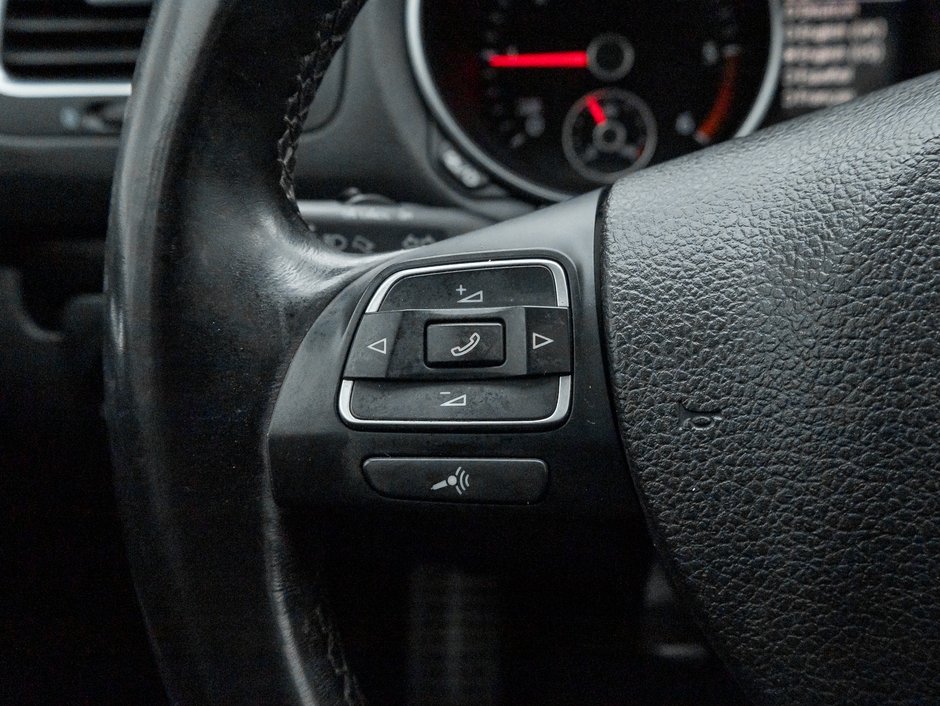 Volkswagen Golf Wagon 4dr TDI DSG Wolfsburg Edition   AS IS 2014-8