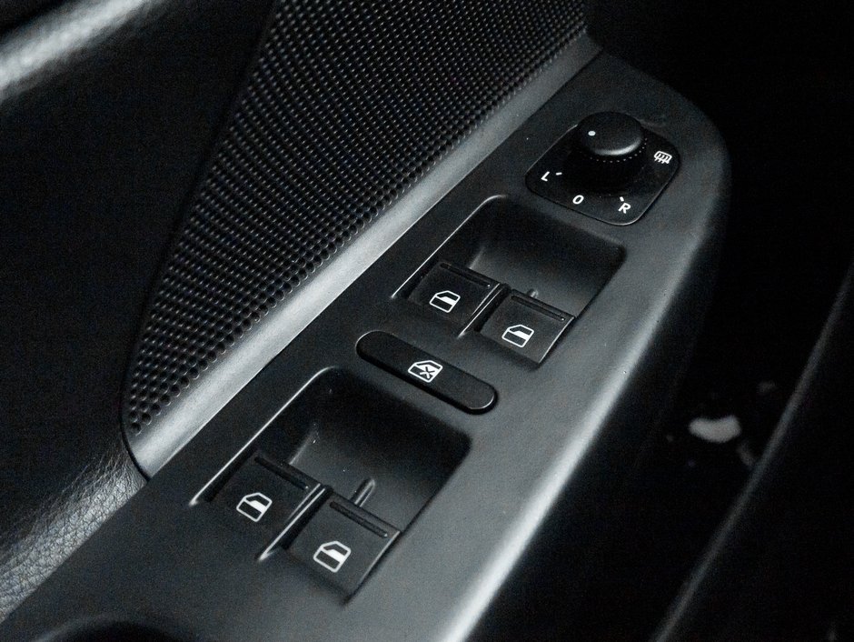 Volkswagen Golf Wagon 4dr TDI DSG Wolfsburg Edition   AS IS 2014-12