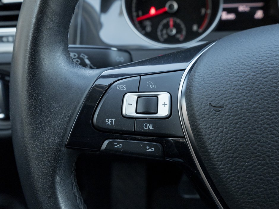 2018 Volkswagen Golf Highline 5-door Auto  TRADE IN  LOW KM  ONE OWNER-9