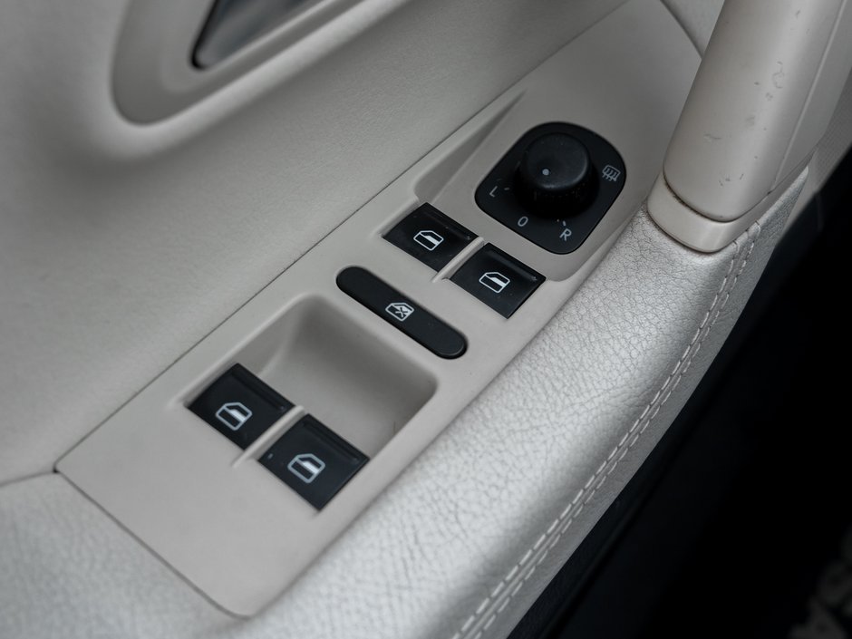 Volkswagen PASSAT CC 4dr Man Sportline   AS IS 2011-9