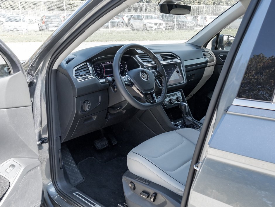 2021 Volkswagen Tiguan Highline 4MOTION  ONE OWNER  WELL MAINTAINED-6