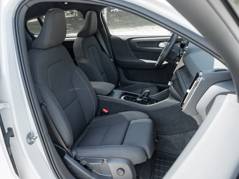 2024 Volvo C40 Recharge Pure Electric LOW MILEAGE  NEARLY NEW  CPO FINANCE RATE fr 3.24%-22