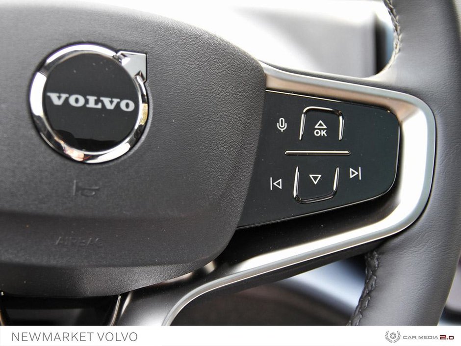 2025 Volvo EX30 Single Motor Extended Range RWD Plus-18