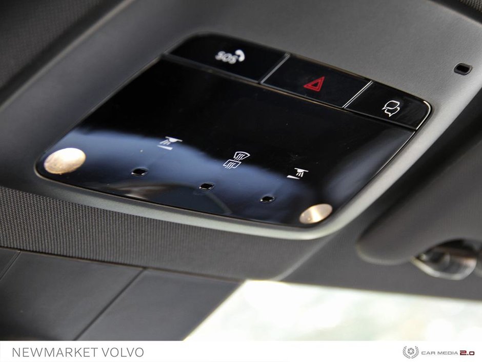 2025 Volvo EX30 Single Motor Extended Range RWD Plus-19