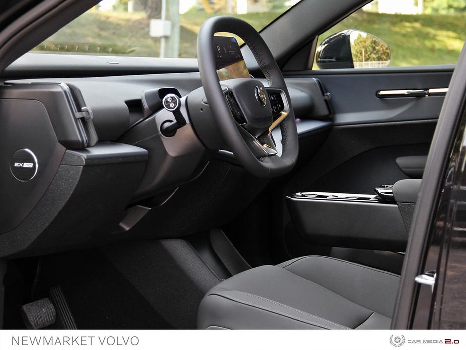 2025 Volvo EX30 Single Motor Extended Range RWD Plus-12