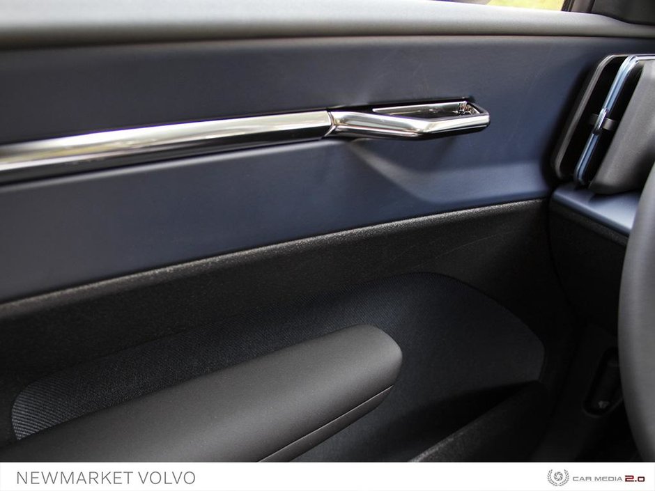 2025 Volvo EX30 Single Motor Extended Range RWD Plus-16