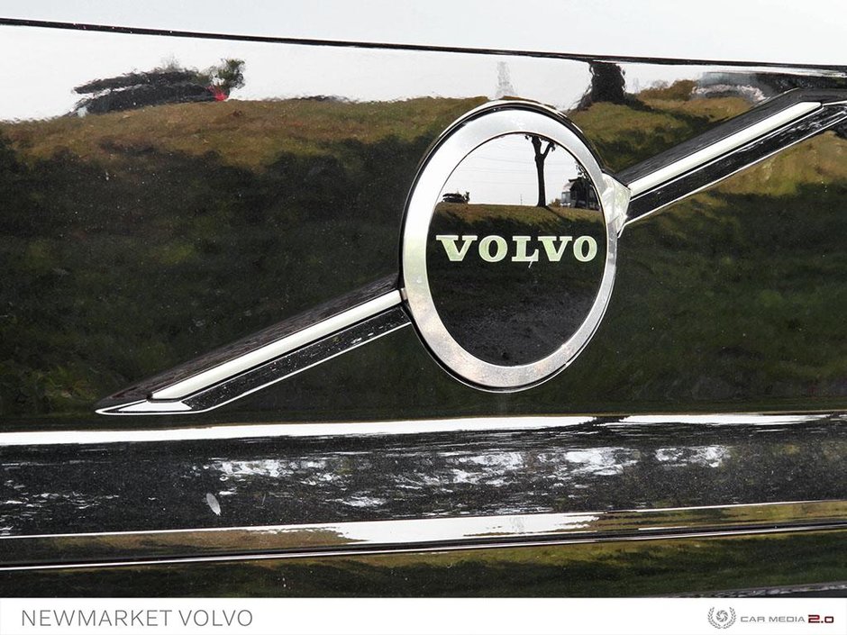 2025 Volvo EX30 Single Motor Extended Range RWD Plus-8