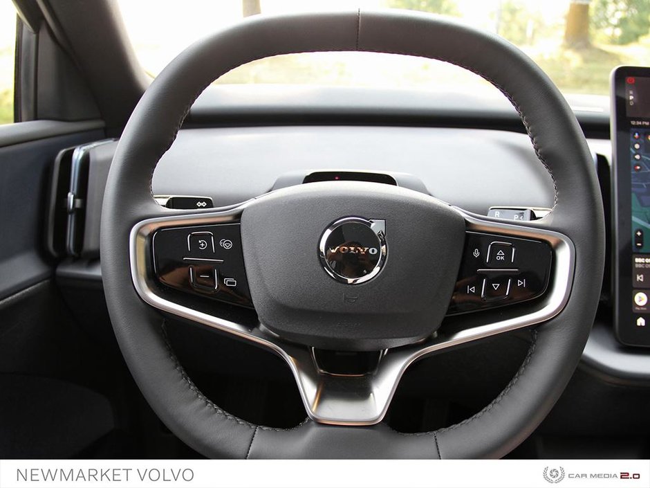 2025 Volvo EX30 Single Motor Extended Range RWD Plus-13