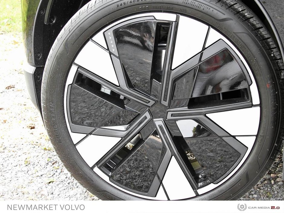 2025 Volvo EX30 Single Motor Extended Range RWD Plus-5