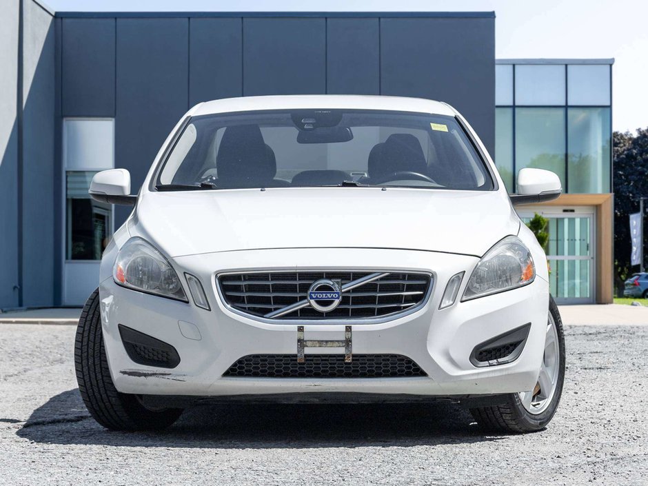 Volvo S60 T5  TRADE IN  AS TRADED  AS IS 2012-1