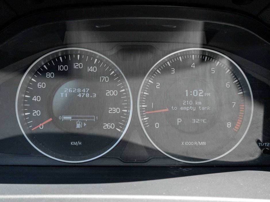 Volvo S60 T5  TRADE IN  AS TRADED  AS IS 2012-8
