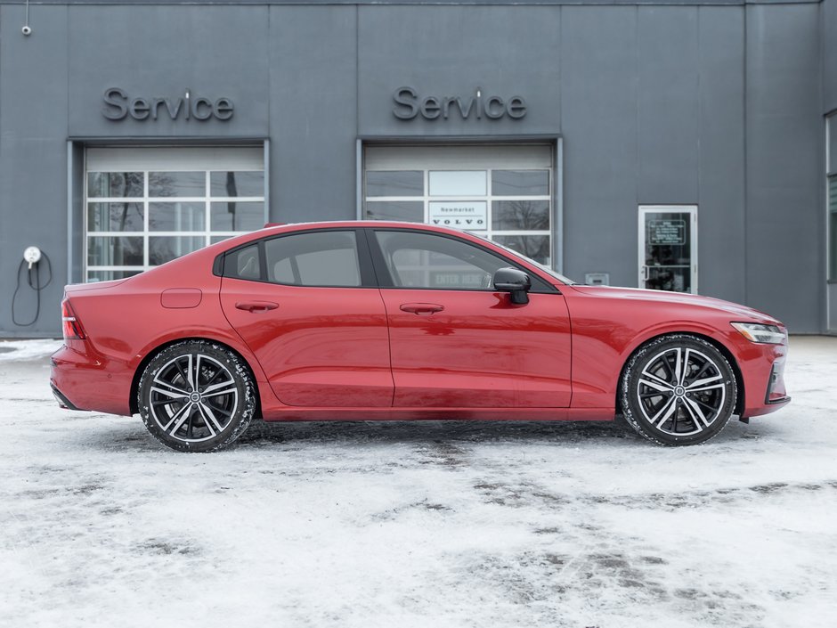 2019 Volvo S60 T6 AWD R-Design  LOW MILEAGE  TRADE IN  B& WILKINS-4