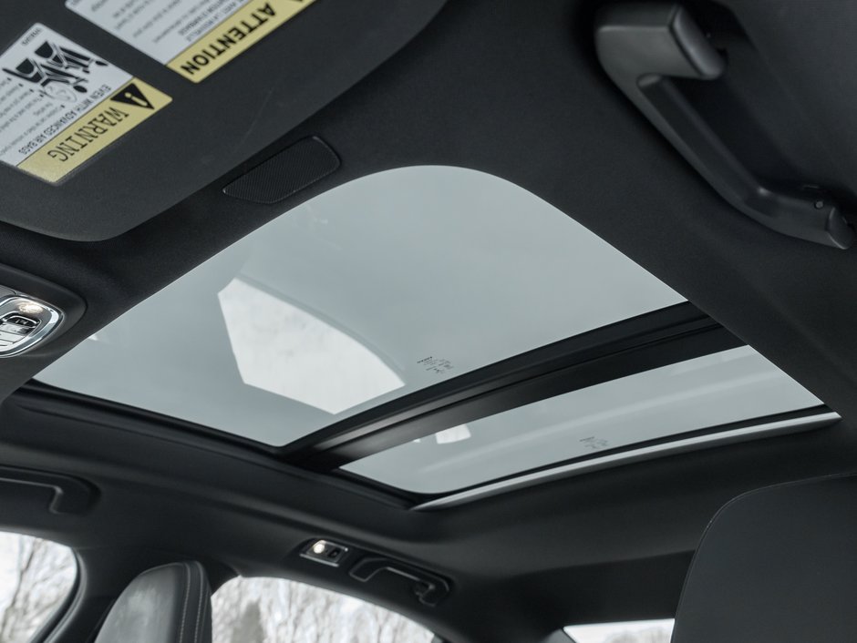 2019 Volvo S60 T6 AWD R-Design  LOW MILEAGE  TRADE IN  B& WILKINS-22