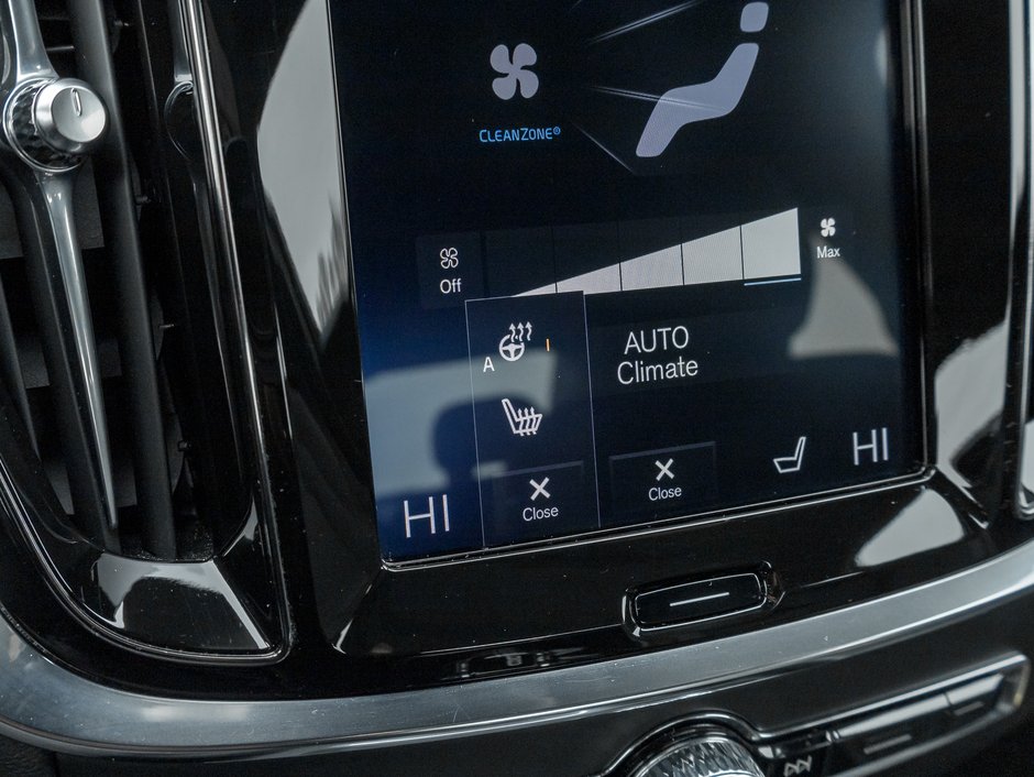 2019 Volvo S60 T6 AWD R-Design  LOW MILEAGE  TRADE IN  B& WILKINS-21