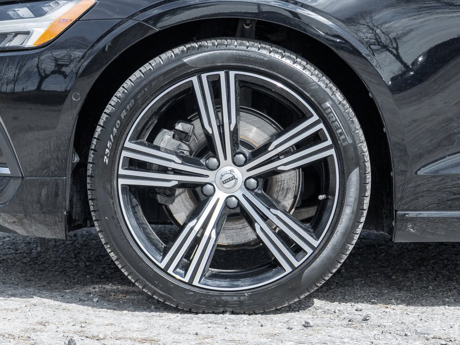 2022 Volvo S60 B5 AWD INSCRIPTION  MASSAGE SEATS  HUD  CPO-3