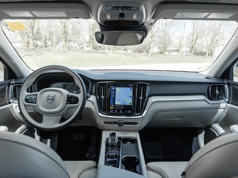 2022 Volvo S60 B5 AWD INSCRIPTION  MASSAGE SEATS  HUD  CPO-25