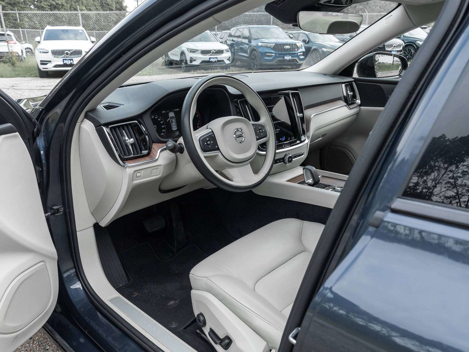 Volvo S60 Momentum 2022-6