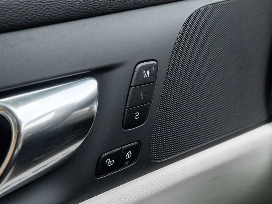 Volvo S60 Momentum 2022-13