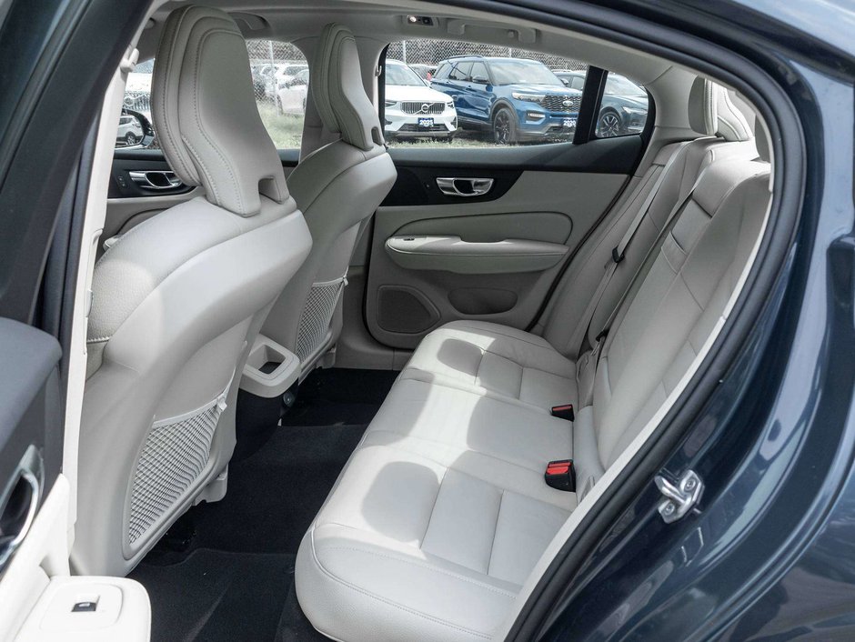 Volvo S60 Momentum 2022-22