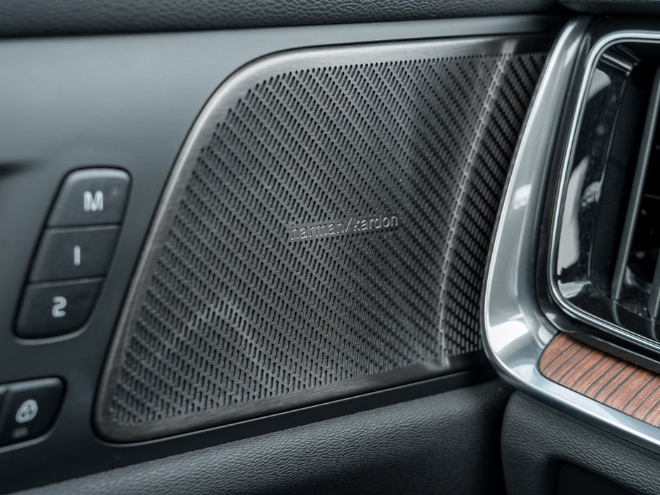 Volvo S60 B5 AWD Plus Dark Theme  HARMAN KARDON  CPO 2024-15
