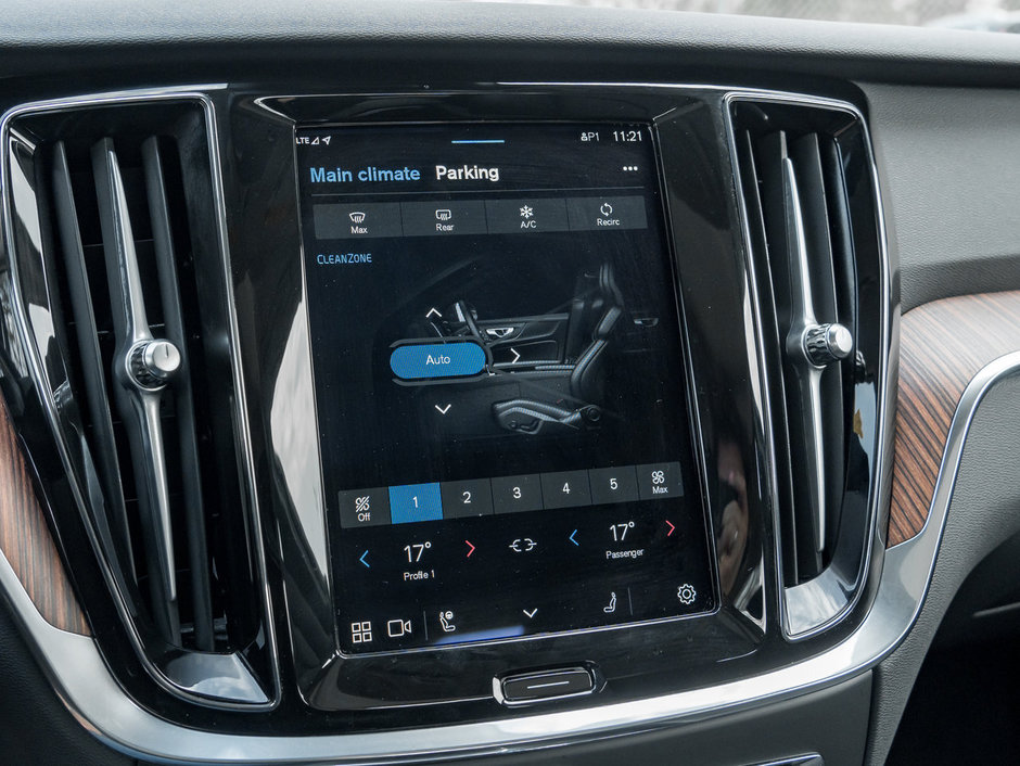 Volvo S60 B5 AWD Plus Dark Theme  HARMAN KARDON  CPO 2024-19