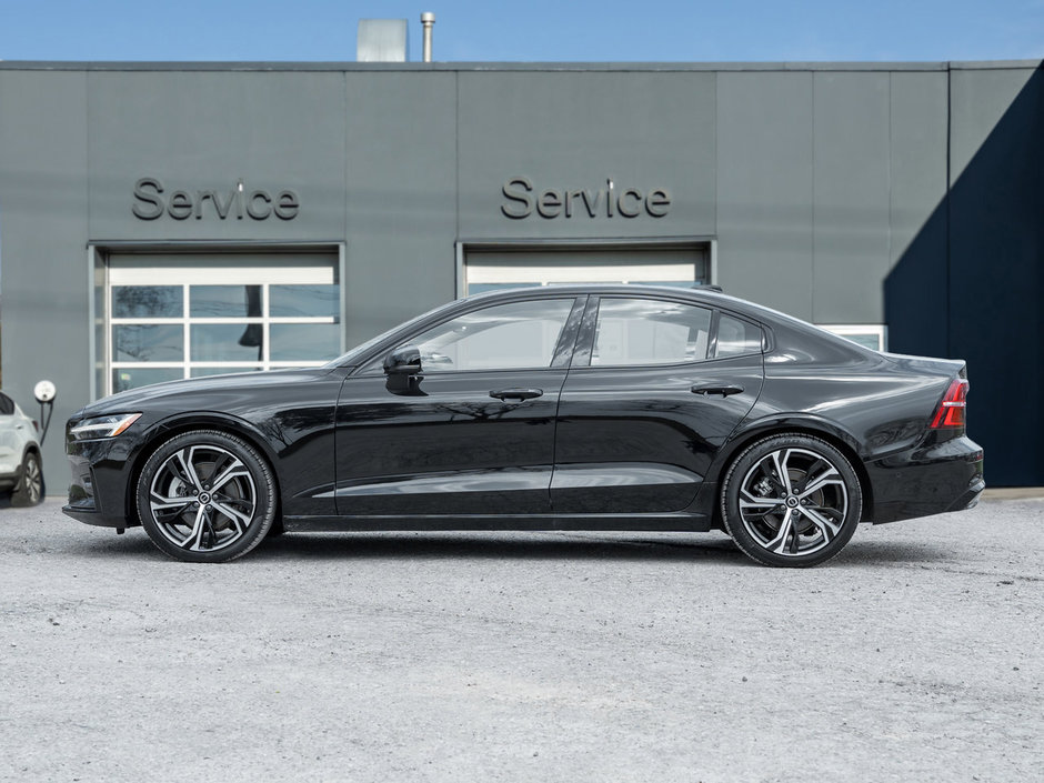Volvo S60 B5 AWD Plus Dark Theme  HARMAN KARDON  CPO 2024-2
