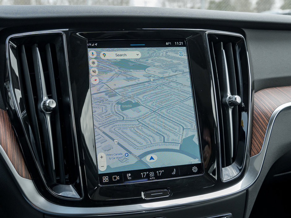 Volvo S60 B5 AWD Plus Dark Theme  HARMAN KARDON  CPO 2024-10