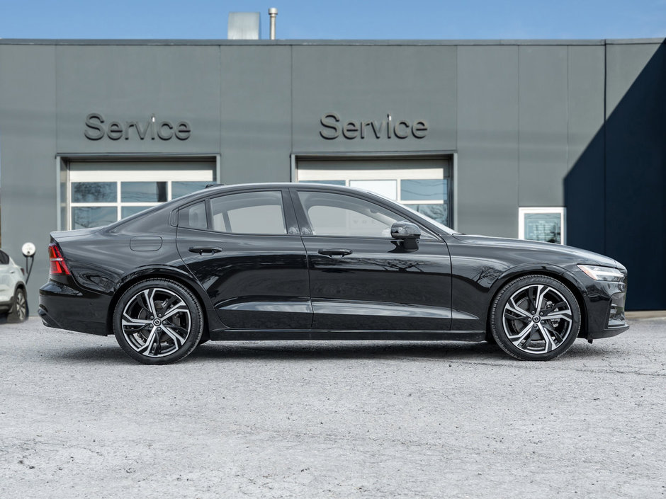 Volvo S60 B5 AWD Plus Dark Theme  HARMAN KARDON  CPO 2024-4