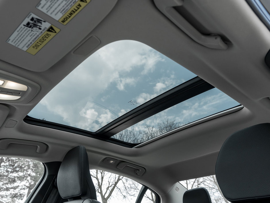 Volvo S60 B5 AWD Plus Dark Theme  HARMAN KARDON  CPO 2024-20
