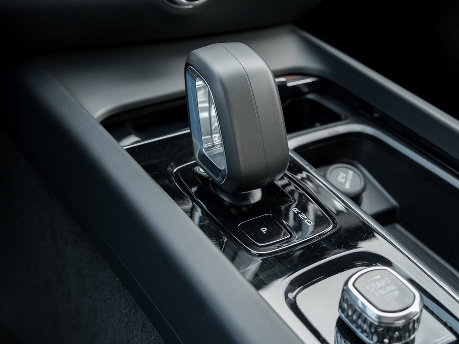 Volvo S60 B5 AWD Plus Dark Theme  HARMAN KARDON  CPO 2024-16