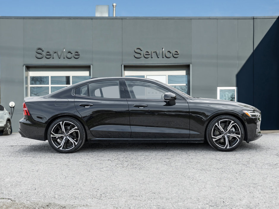 2024 Volvo S60 B5 AWD Plus Dark Theme  19 ALLOY WHEEL  CPO-4