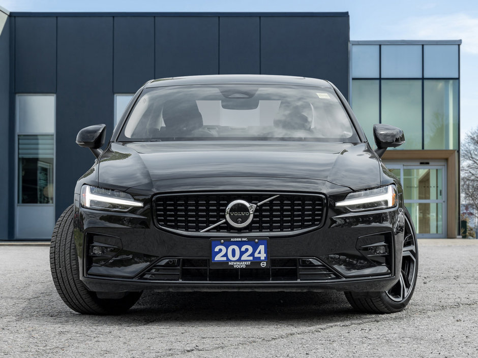2024 Volvo S60 B5 AWD Plus Dark Theme  19 ALLOY WHEEL  CPO-1