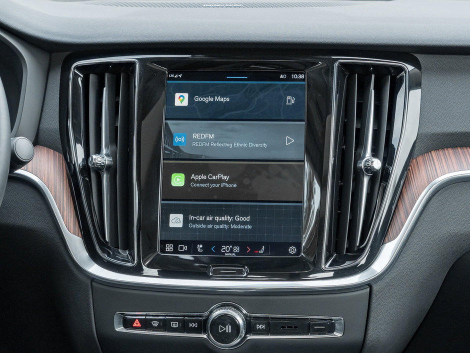 Volvo S60 B5 AWD Plus Dark Theme  CPO  HARMAN KARDON  LOW KM 2024-25