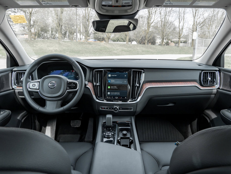 Volvo S60 B5 AWD Plus Dark Theme  CPO  HARMAN KARDON  LOW KM 2024-24