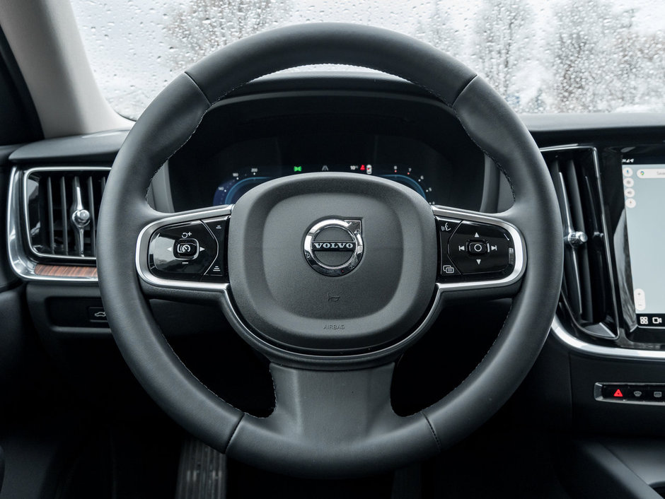 Volvo S60 B5 AWD Plus Dark Theme CPO  FINANCE RATE fr 3.24%* 2024-7