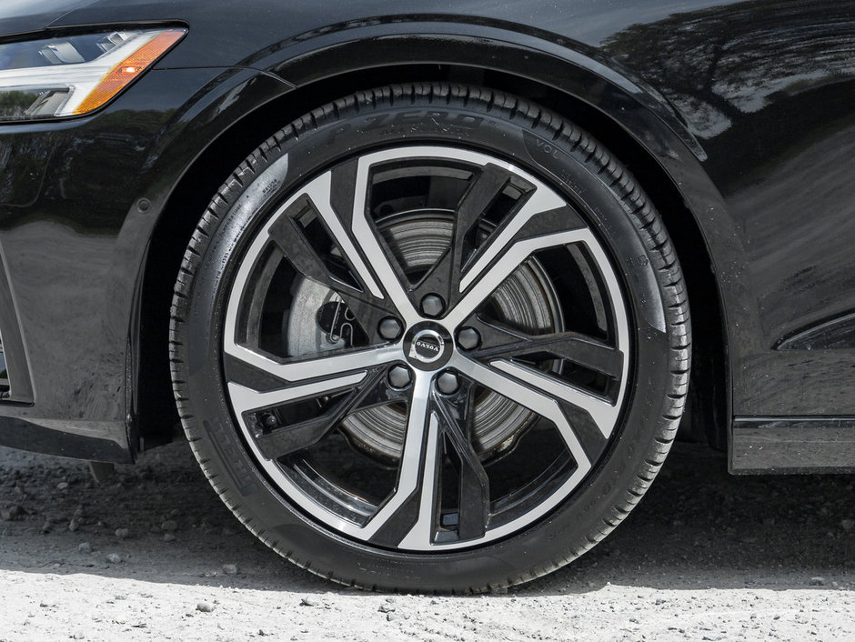 2024 Volvo S60 B5 AWD Plus Dark Theme CPO FINANCE RATE fr 3.49%*-3