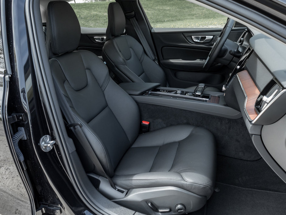 2024 Volvo S60 B5 AWD Plus Dark Theme CPO FINANCE RATE fr 3.49%*-24