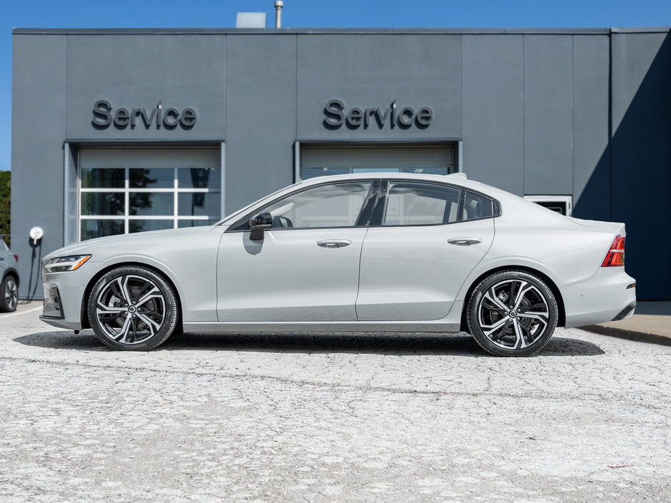 Volvo S60 B5 AWD Plus Dark Theme  LOW MILEAGE  GREAT VALUE 2024-2