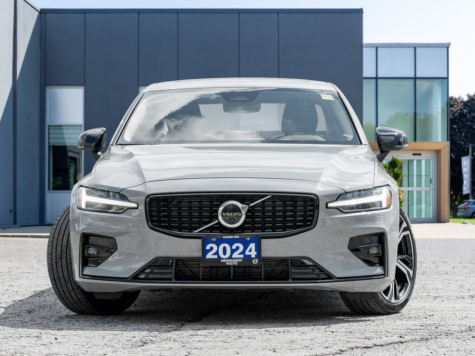 2024 Volvo S60 B5 AWD Plus Dark Theme  LOW MILEAGE  GREAT VALUE-1