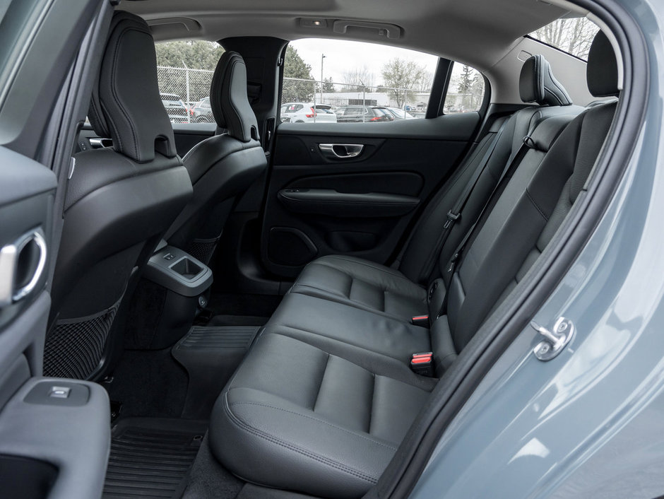 2024 Volvo S60 B5 AWD Plus Dark Theme-21