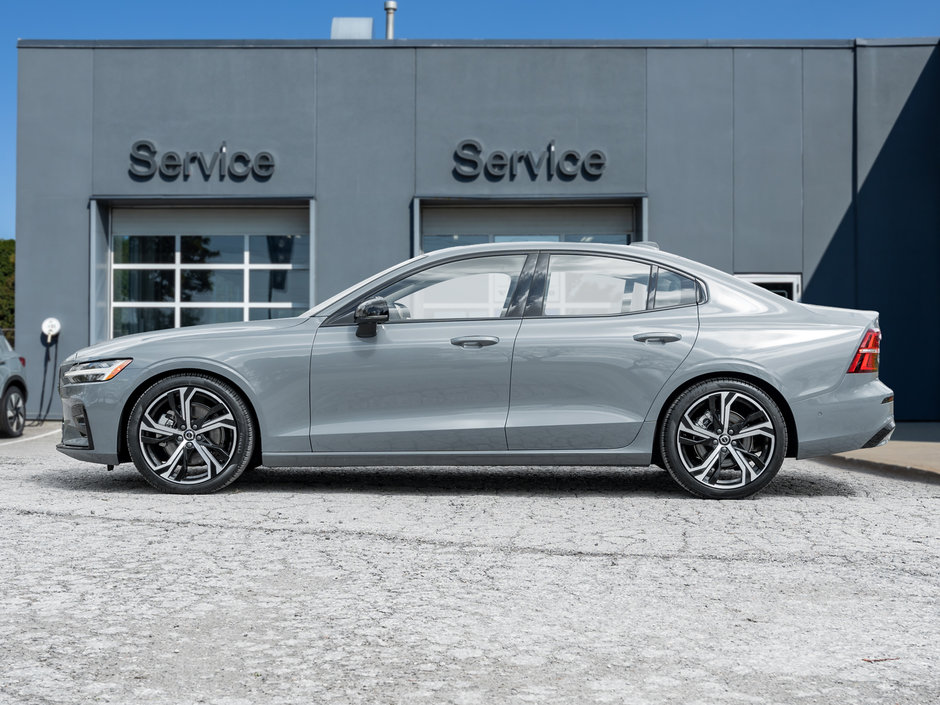 Volvo S60 B5 AWD Plus Dark Theme 2024-2