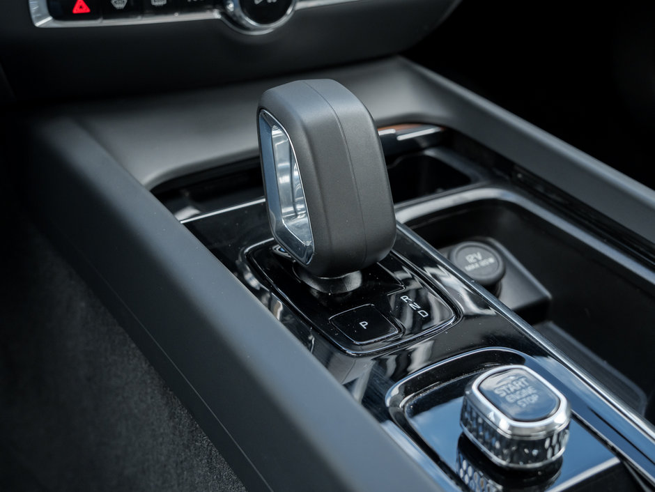 Volvo S60 B5 AWD Plus Dark Theme 2024-15