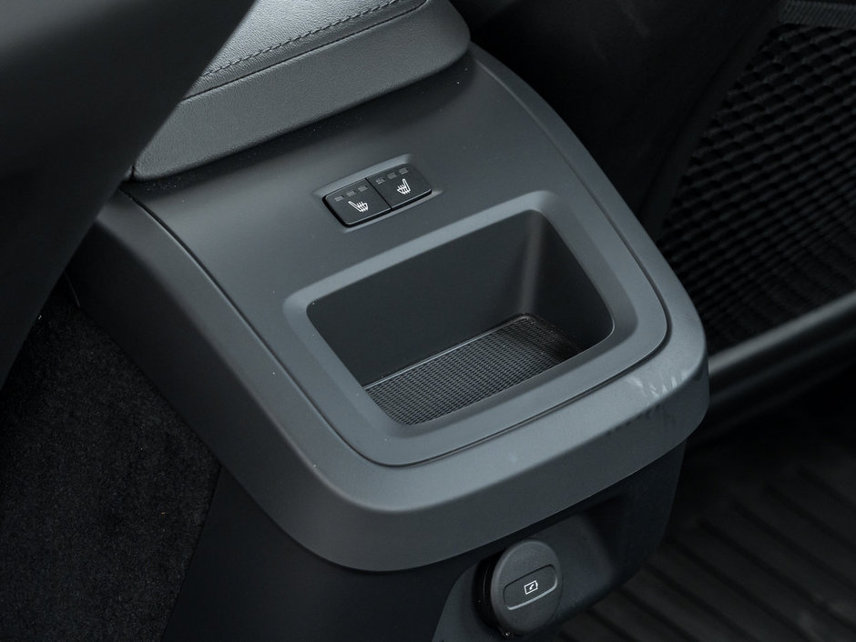 2024 Volvo S60 B5 AWD Plus Dark Theme-22