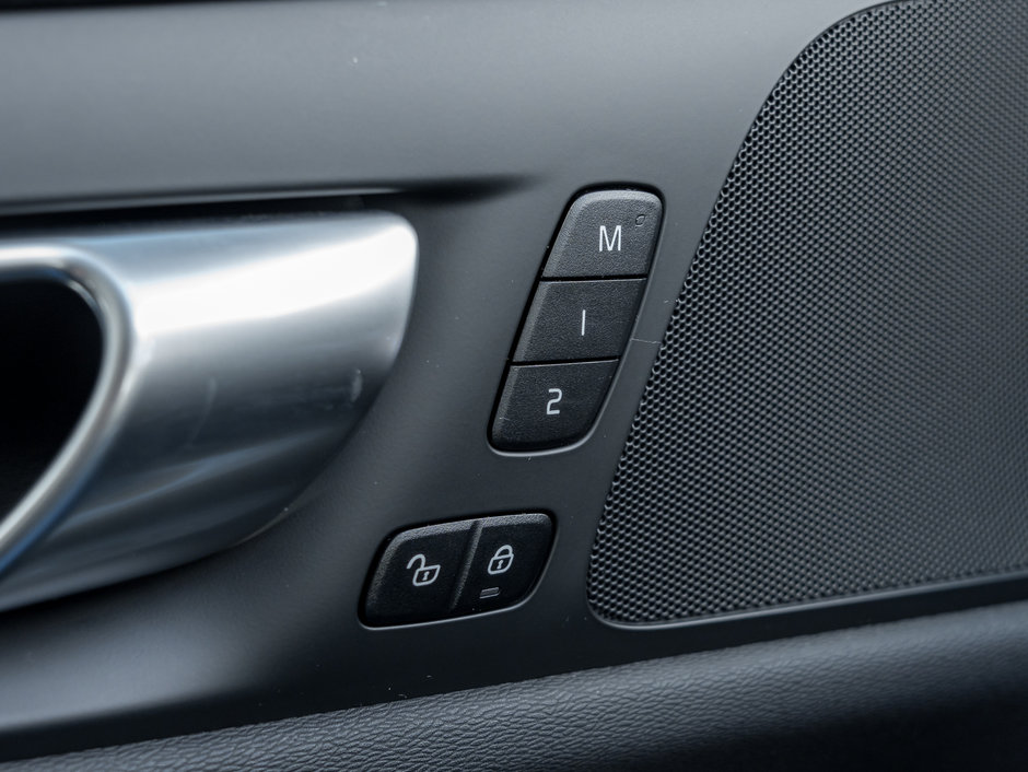 Volvo S60 B5 AWD Plus Dark Theme 2024-14